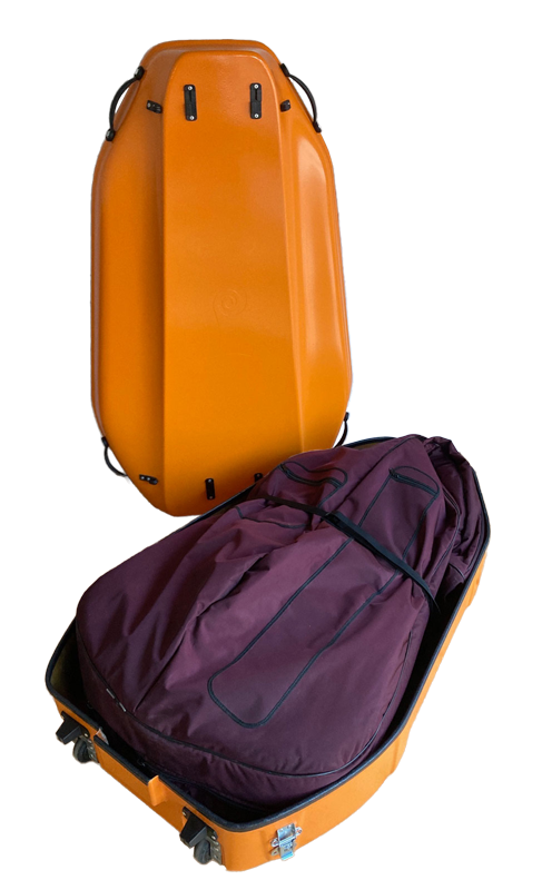 GFK Kontrabasskoffer mit verpacktem Kontrabass